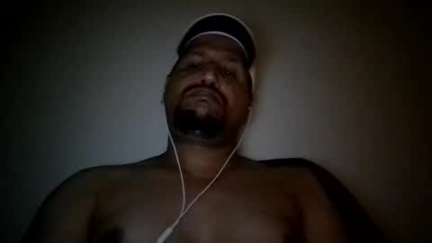Snapshot of man_new chatting on February 16, 12:43 am Man new online show from February 16, 12:43 am