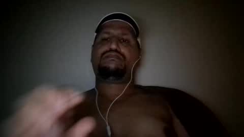 Snapshot of man_new chatting on February 14, 6:23 am Man new online show from February 14, 6:23 am