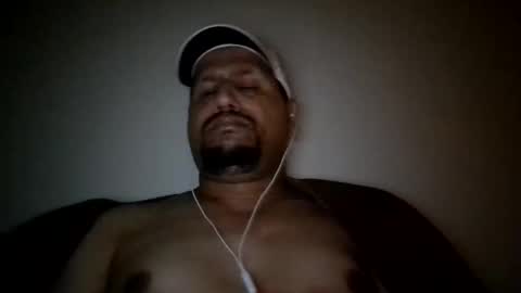Snapshot of man_new chatting on February 12, 12:05 am Man new online show from February 12, 12:05 am