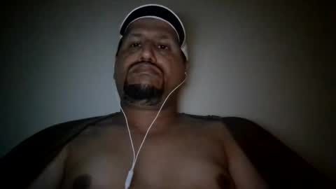 Snapshot of man_new chatting on March 2, 10:34 pm Man new online show from March 2, 10:34 pm