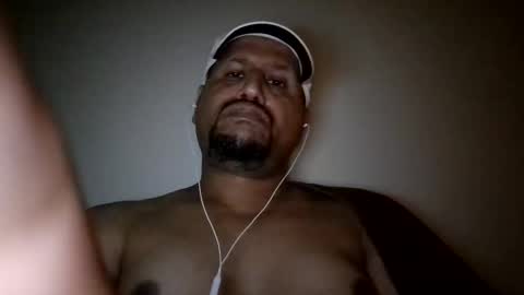 Snapshot of man_new chatting on March 6, 1:05 am Man new online show from March 6, 1:05 am