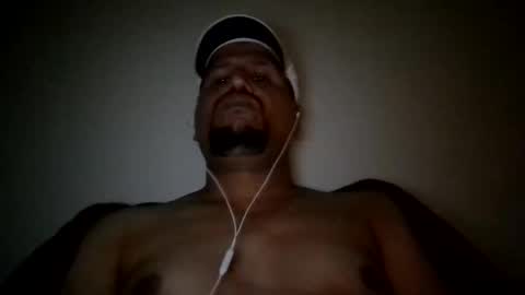 Snapshot of man_new chatting on February 8, 12:06 am Man new online show from February 8, 12:06 am