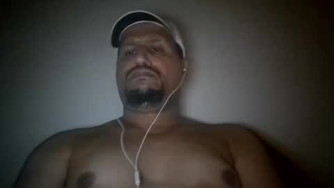 Snapshot of man_new chatting on February 14, 8:05 pm Man new online show from February 14, 8:05 pm