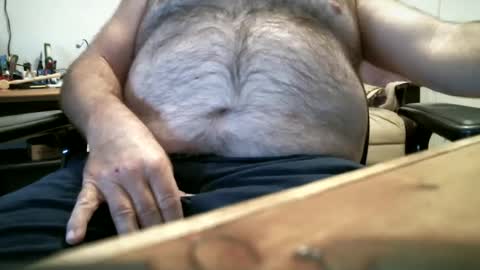 Snapshot of manleg439 chatting on December 10, 5:00 pm manleg439 online show from December 10, 5:00 pm