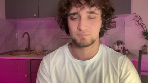 manolein online show from November 9, 7:40 pm