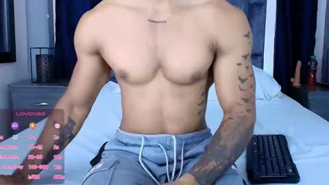 Snapshot of manolo_hot1 chatting on February 13, 2:52 pm Manolo Hot 1 online show from February 13, 2:52 pm