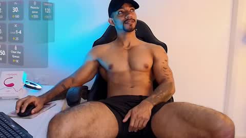 Snapshot of manolo_hot1 chatting on February 25, 2:44 pm Manolo Hot 1 online show from February 25, 2:44 pm
