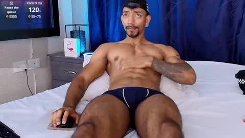Snapshot of manolo_hot1 chatting on February 26, 3:08 pm Manolo Hot 1 online show from February 26, 3:08 pm