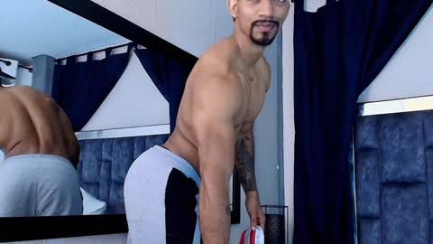 Snapshot of manolo_hot1 chatting on January 14, 2:22 pm Manolo Hot 1 online show from January 14, 2:22 pm