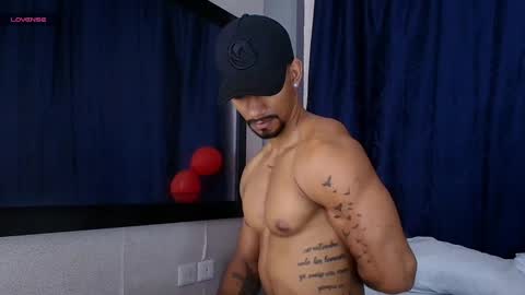Snapshot of manolo_hot1 chatting on February 3, 2:24 pm Manolo Hot 1 online show from February 3, 2:24 pm