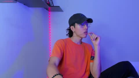Snapshot of manu_vera8 chatting on February 25, 8:09 pm Manuel online show from February 25, 8:09 pm
