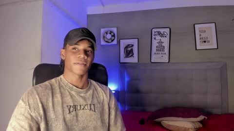Snapshot of marcelo_dosantos77 chatting on February 9, 3:43 am MARCELO online show from February 9, 3:43 am