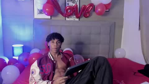 Snapshot of marcelo_dosantos77 chatting on February 15, 4:47 am MARCELO online show from February 15, 4:47 am
