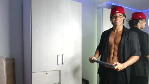 Snapshot of marcelo_dosantos77 chatting on September 28, 3:32 pm MARCELO online show from September 28, 3:32 pm