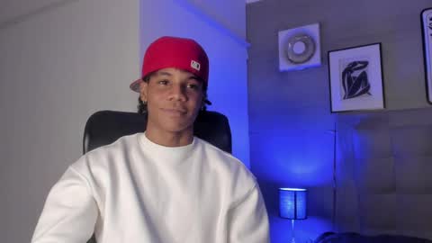 Snapshot of marcelo_dosantos77 chatting on December 22, 3:44 am MARCELO online show from December 22, 3:44 am