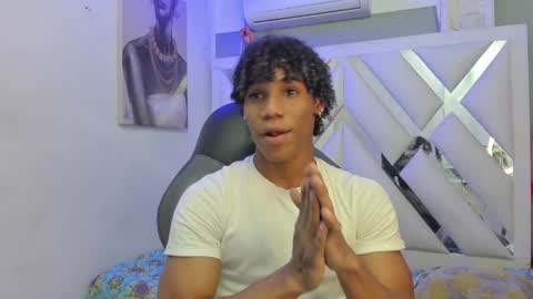 Snapshot of marcelo_dosantos77 chatting on February 23, 11:04 pm MARCELO online show from February 23, 11:04 pm