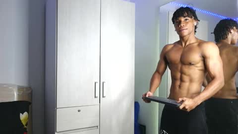 Snapshot of marcelo_dosantos77 chatting on September 30, 1:45 am MARCELO online show from September 30, 1:45 am