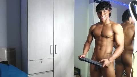 Snapshot of marcelo_dosantos77 chatting on October 18, 4:56 pm MARCELO online show from October 18, 4:56 pm