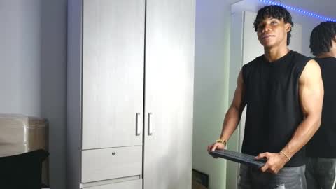 Snapshot of marcelo_dosantos77 chatting on October 4, 2:05 am MARCELO online show from October 4, 2:05 am