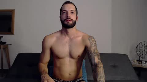 Snapshot of marcoandpolo01 chatting on January 19, 12:38 am Marco Polo online show from January 19, 12:38 am