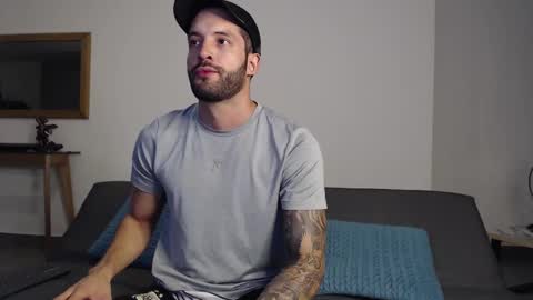 Snapshot of marcoandpolo01 chatting on January 9, 12:57 am Marco Polo online show from January 9, 12:57 am