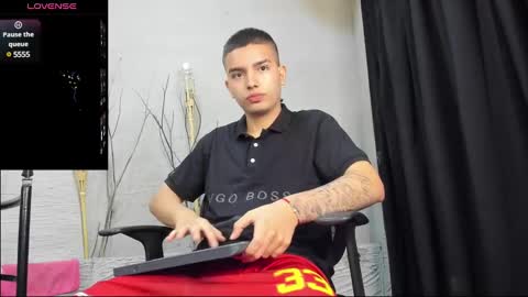 Snapshot of marcovitto chatting on December 27, 3:53 am marcovitto online show from December 27, 3:53 am