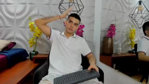 Snapshot of marcovitto chatting on December 30, 5:04 am marcovitto online show from December 30, 5:04 am
