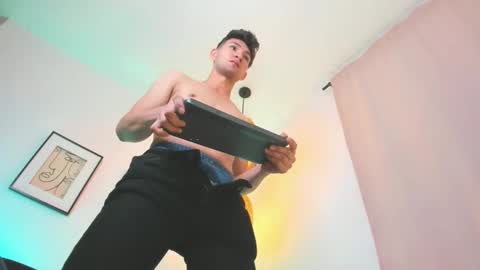 marcus_fire online show from February 22, 3:10 pm