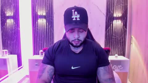 Snapshot of marcus_fit1 chatting on October 21, 1:20 am Marcus online show from October 21, 1:20 am