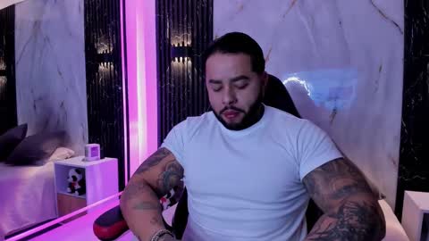 Snapshot of marcus_fit1 chatting on October 14, 1:12 am Marcus online show from October 14, 1:12 am