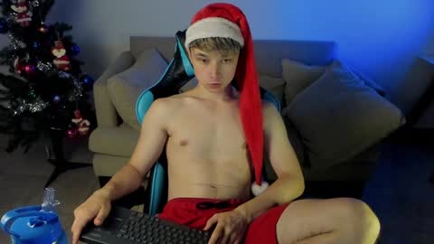 Snapshot of marcussmit chatting on December 24, 12:00 am Marcus online show from December 24, 12:00 am