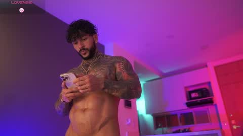 Snapshot of mariano_costa chatting on October 17, 4:27 am Mariano Costa online show from October 17, 4:27 am