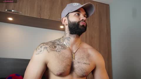 Snapshot of mark_hazze chatting on September 22, 12:22 am Mark online show from September 22, 12:22 am