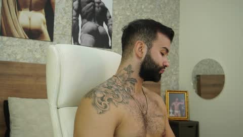 Snapshot of mark_hazze chatting on December 10, 11:21 pm Mark online show from December 10, 11:21 pm