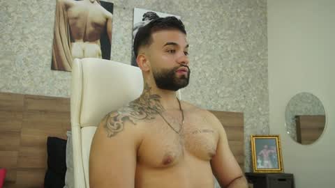 Snapshot of mark_hazze chatting on January 25, 11:00 pm Mark online show from January 25, 11:00 pm