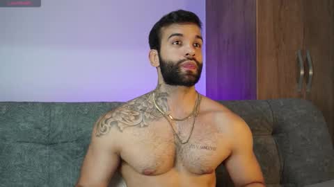 Mark online show from November 1, 10:58 pm