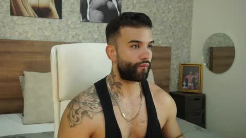 Snapshot of mark_hazze chatting on January 5, 8:31 pm Mark online show from January 5, 8:31 pm