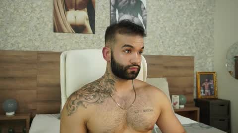 Snapshot of mark_hazze chatting on March 12, 1:14 am Mark online show from March 12, 1:14 am