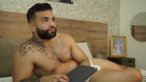 Snapshot of mark_hazze chatting on December 3, 8:50 pm Mark online show from December 3, 8:50 pm