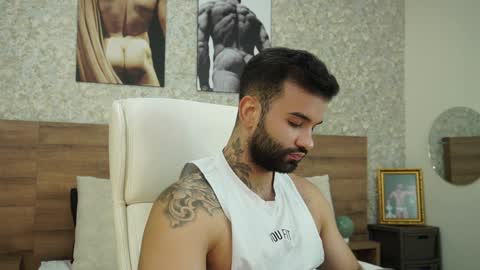 Snapshot of mark_hazze chatting on December 27, 9:32 pm Mark online show from December 27, 9:32 pm