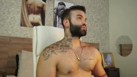Snapshot of mark_hazze chatting on February 25, 12:25 am Mark online show from February 25, 12:25 am