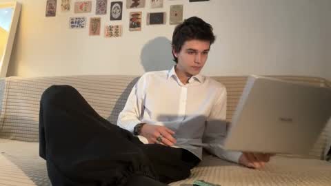 Snapshot of mark_romal chatting on October 15, 11:07 am Mark online show from October 15, 11:07 am