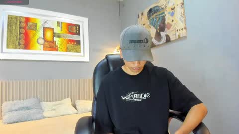 markbowie online show from June 3, 7:41 pm