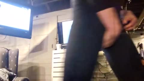 Snapshot of markjomes chatting on February 17, 5:04 am Mark Jomes online show from February 17, 5:04 am