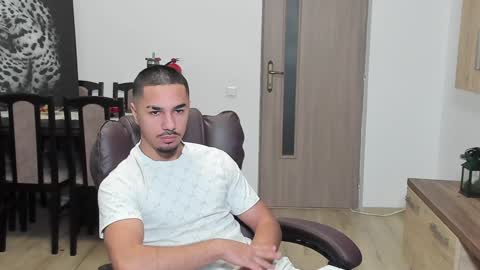 Snapshot of marktison chatting on December 17, 4:56 am Tison online show from December 17, 4:56 am