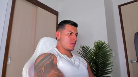 Snapshot of markus_blass chatting on February 10, 9:58 pm markus... Y online show from February 10, 9:58 pm