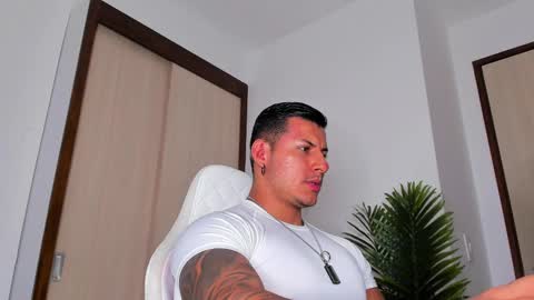 Snapshot of markus_blass chatting on February 16, 10:32 pm markus... Y online show from February 16, 10:32 pm