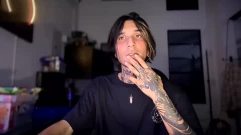   online show from December 25, 3:18 am