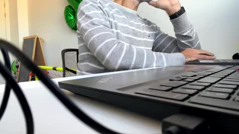 Snapshot of marsupilami_82_ chatting on December 9, 10:54 am marsupilami_82_ online show from December 9, 10:54 am
