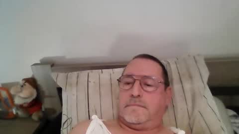 Snapshot of martinb62 chatting on October 10, 9:39 pm Hotguy61 online show from October 10, 9:39 pm